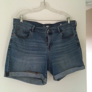 Medium wash denim shorts 5” inseam
